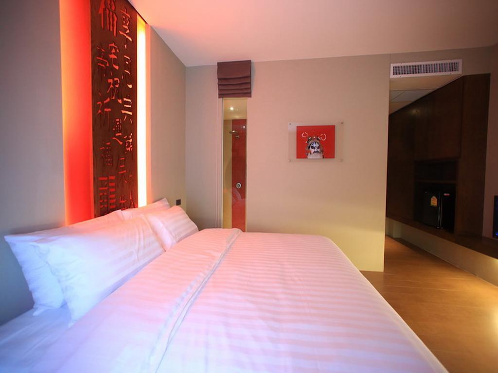 Silom One Bed & Breakfast Bangkok Room photo
